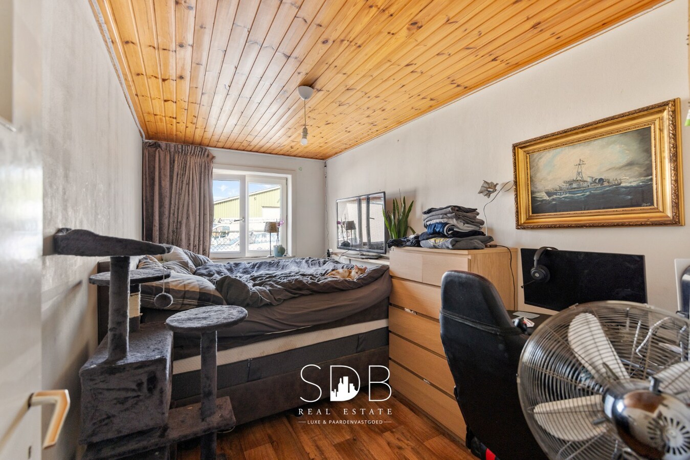 Boerderij met paardenfaciliteiten en graslanden op 14.490m² 