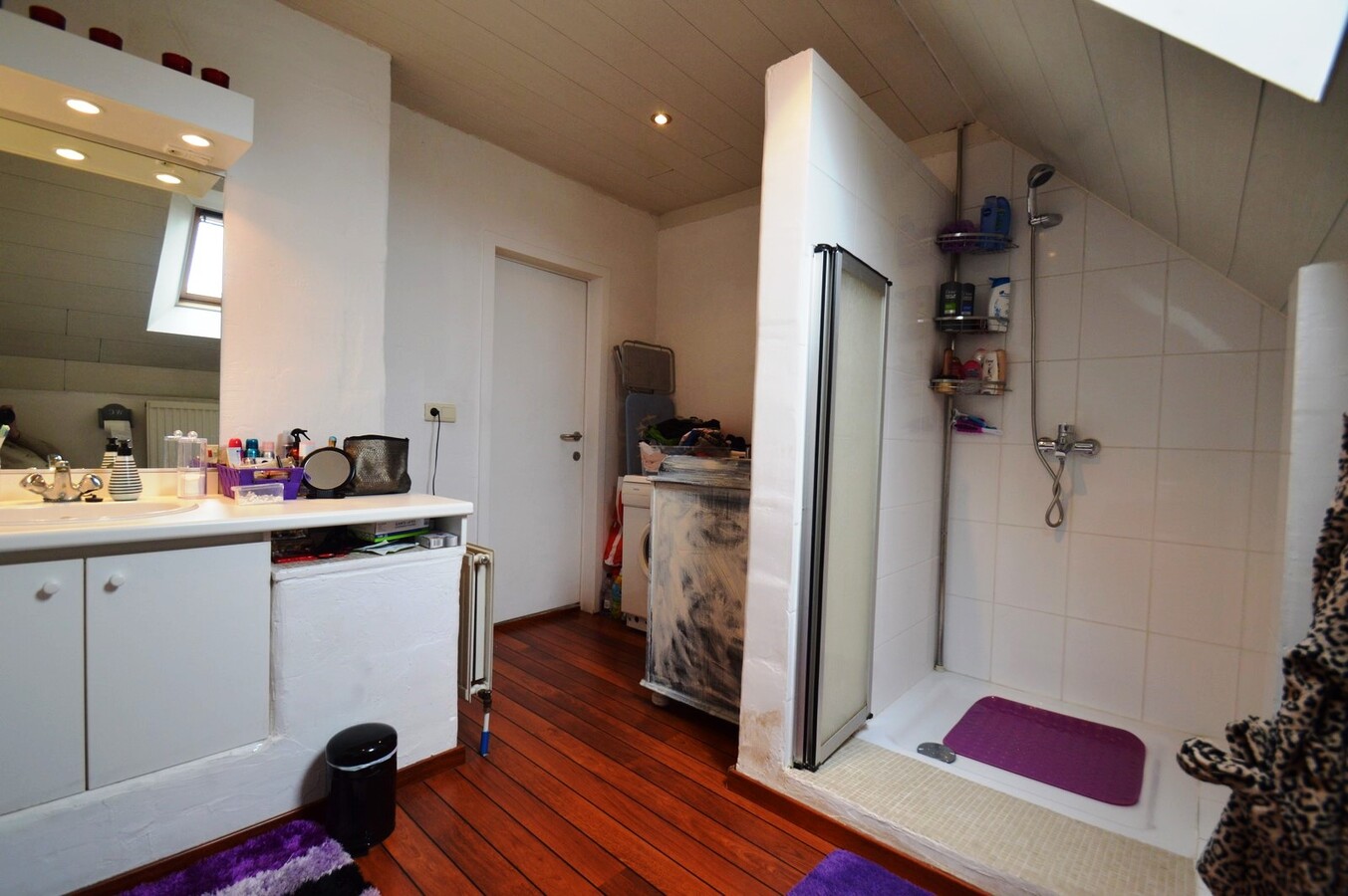 Mooie woning met hangar en ingericht appartement - Duinbergen 