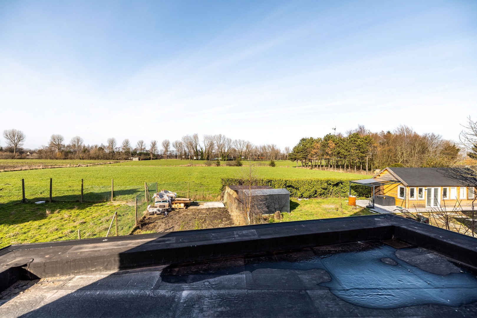 Exclusieve woning met 5 slaapkamers en royale tuin in Kruibeke, vlak bij Antwerpen 