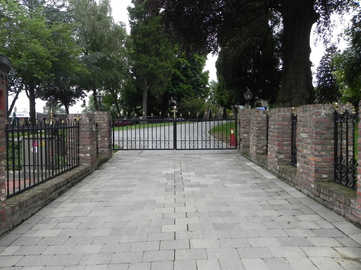 VAALS - Nederland: Monumentaal landgoed met landhuis, kapel en horecapaviljoen. 