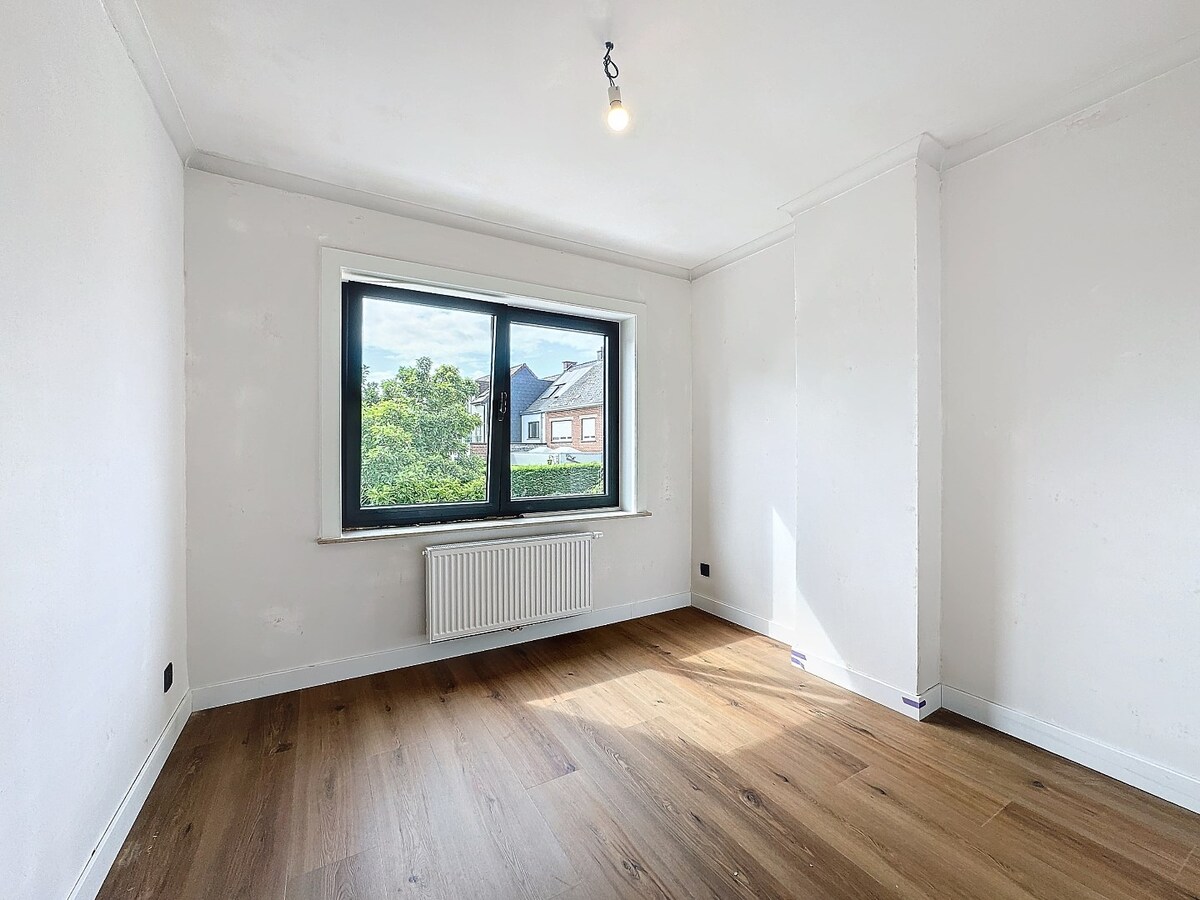 Top renovatieproject op residentiële ligging te Bevegem 