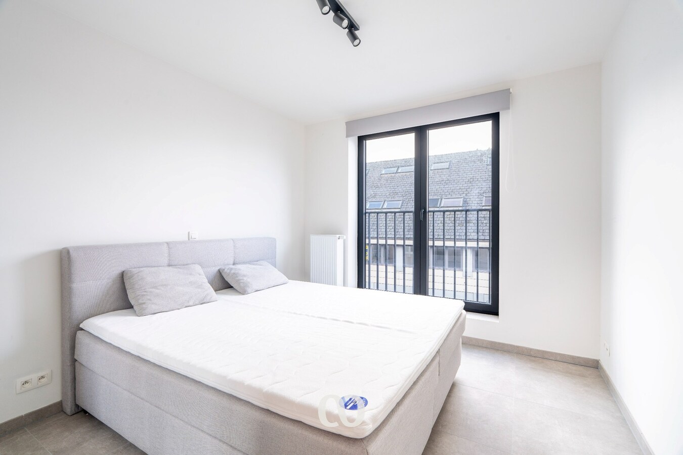 Modern en lichtrijk appartement te huur in de Beverestraat 