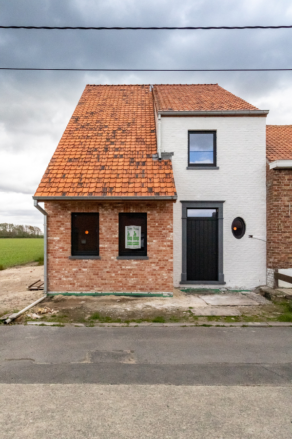 Nieuwbouwwoning met 5 slaapkamers en landelijke vergezichten te Koekelare 