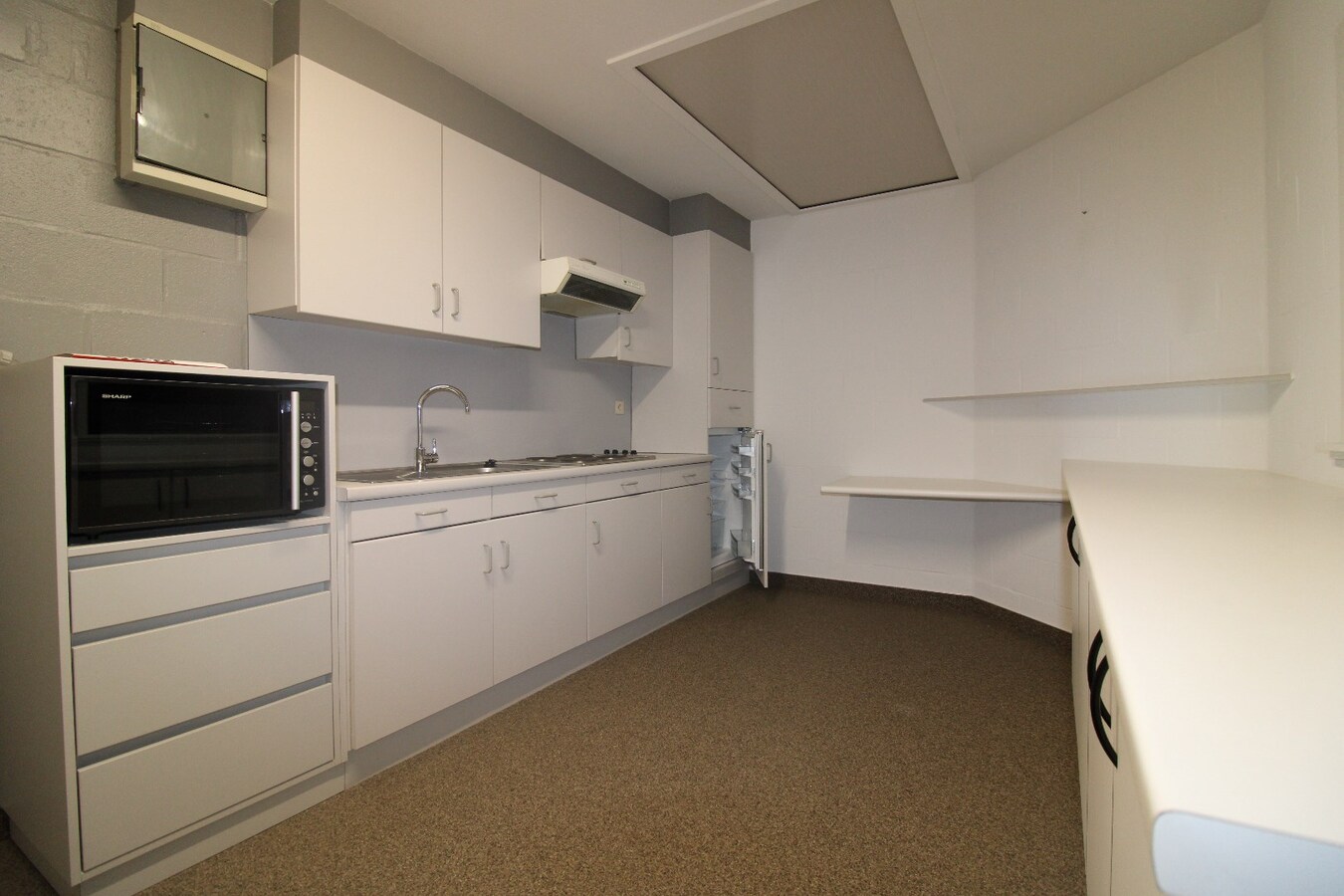 Kantoor/opslagruimte van circa 150 m² 