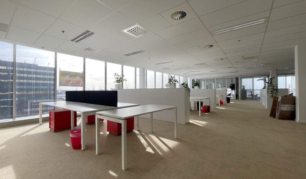 Vernieuwde kantoren te huur in Ahlers Building te Antwerpen