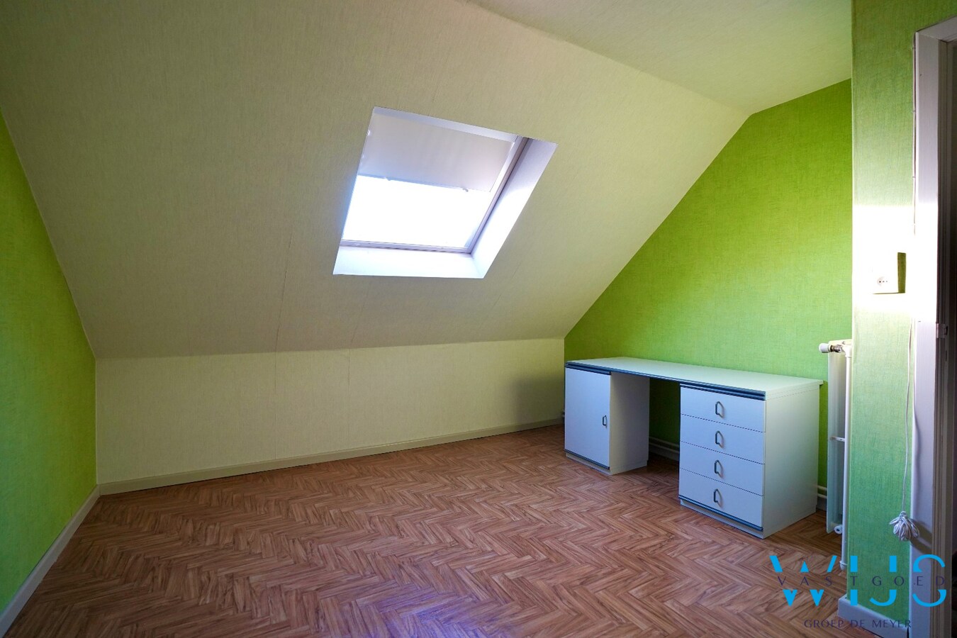 Halfopen bebouwing op mooi perceel van 951 m² te Oosteeklo 