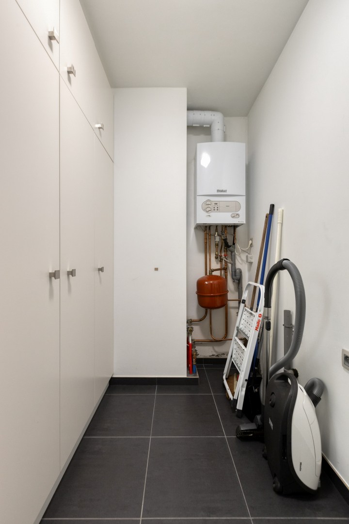 Instapklaar gelijkvloers appartement met 2 slpk. en ruim terras in Geel 