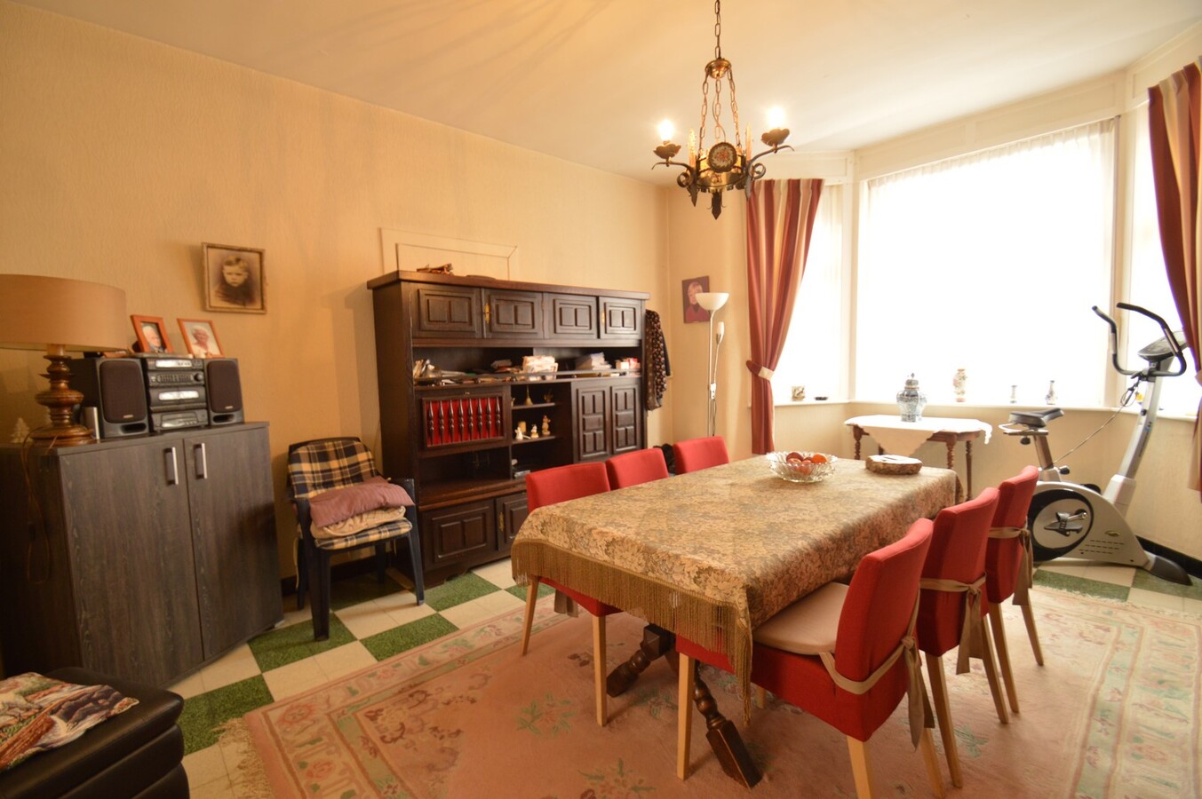 Te renoveren, goed gelegen halfopen bebouwing - Westkapelle 