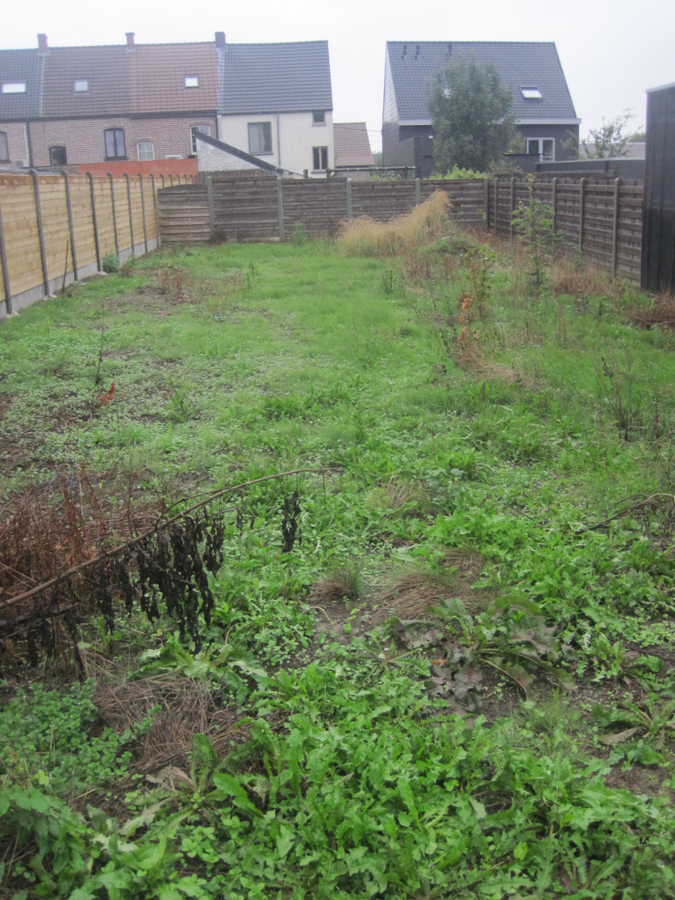 Uitstekend gelegen bouwgrond voor Half Open Bebouwing. 