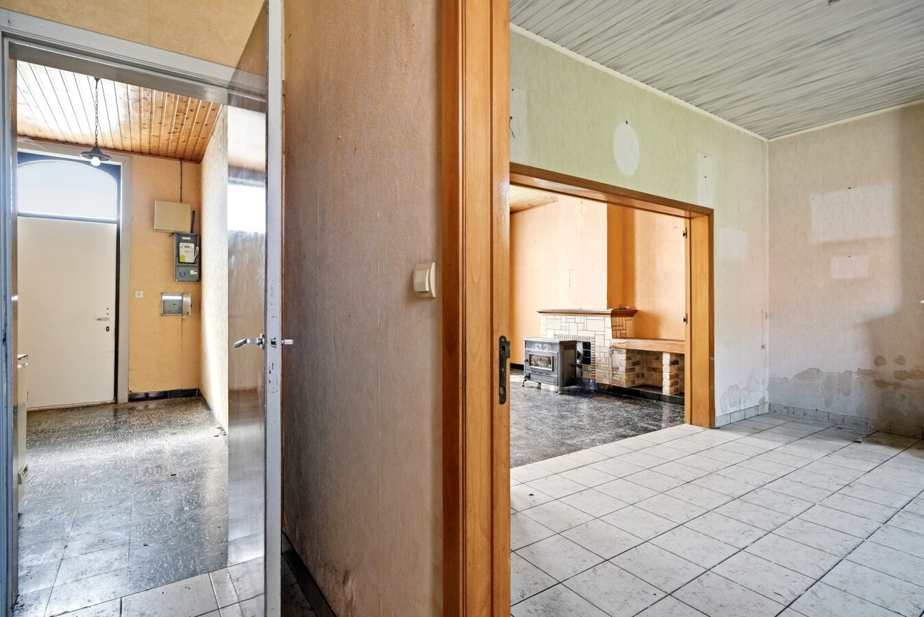Ruime halfopen bebouwing op een perceel van 1491m² met 7 slaapkamers! 
