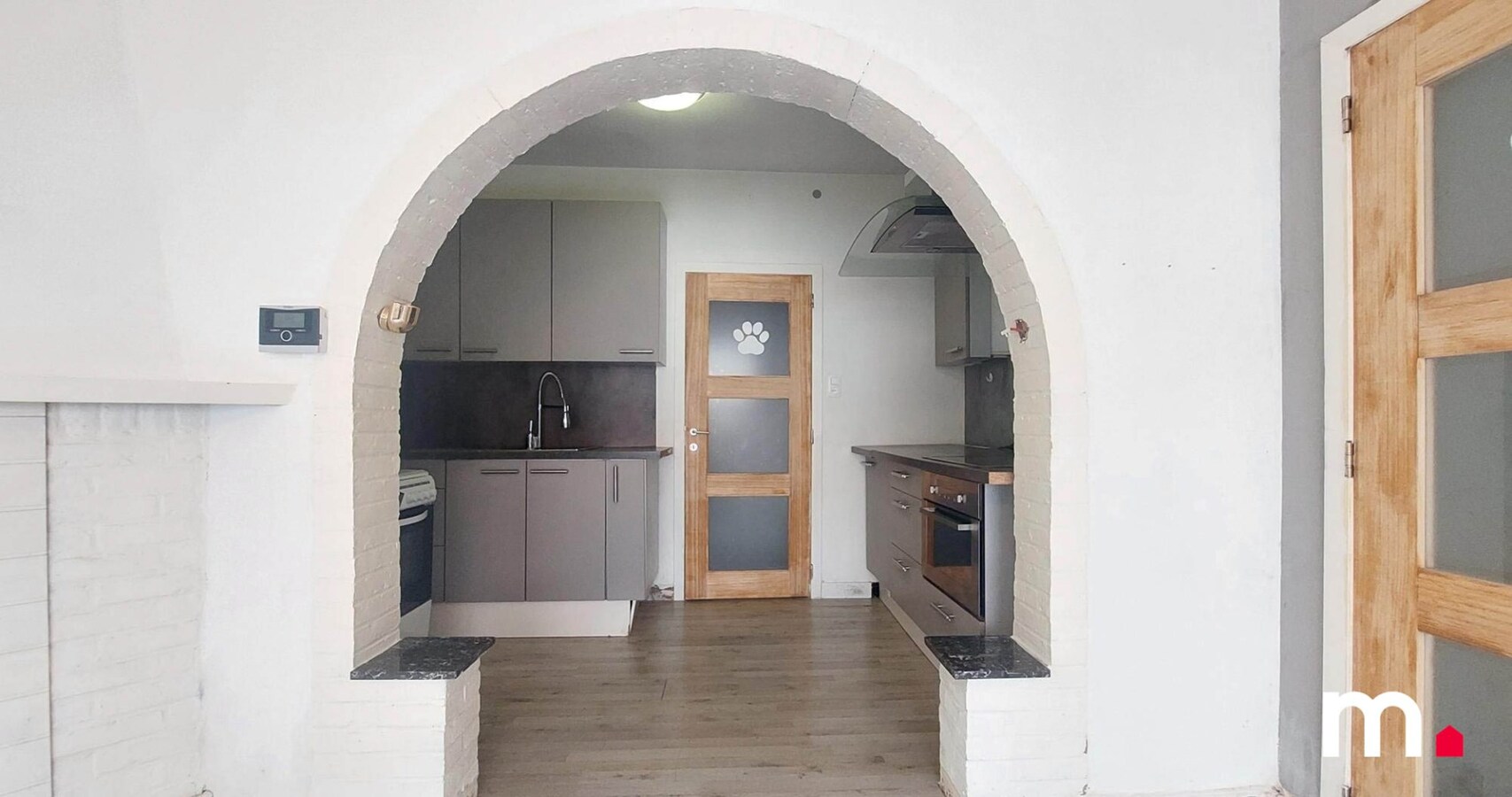 TE RENOVEREN GELIJKVLOERS APPARTEMENT TE BREDENE 