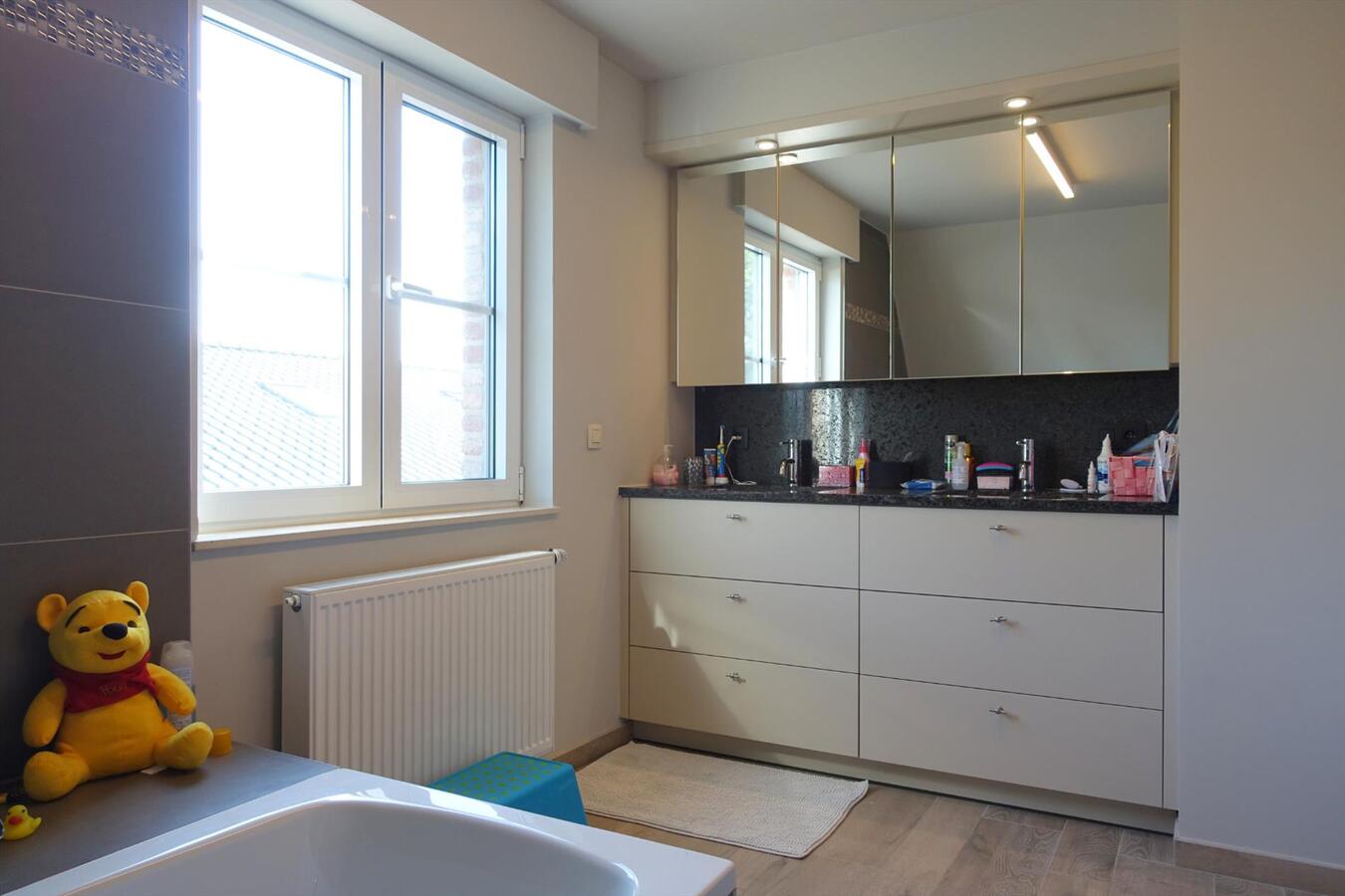 Uniek moderne nieuwbouwvilla met 4 slaapkamers 