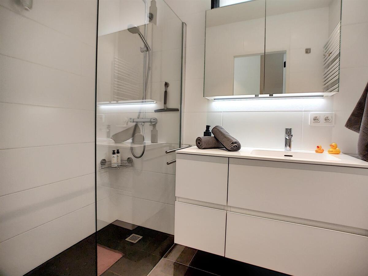 Luxueus, zeer knap en recent dakappartement - Heist 