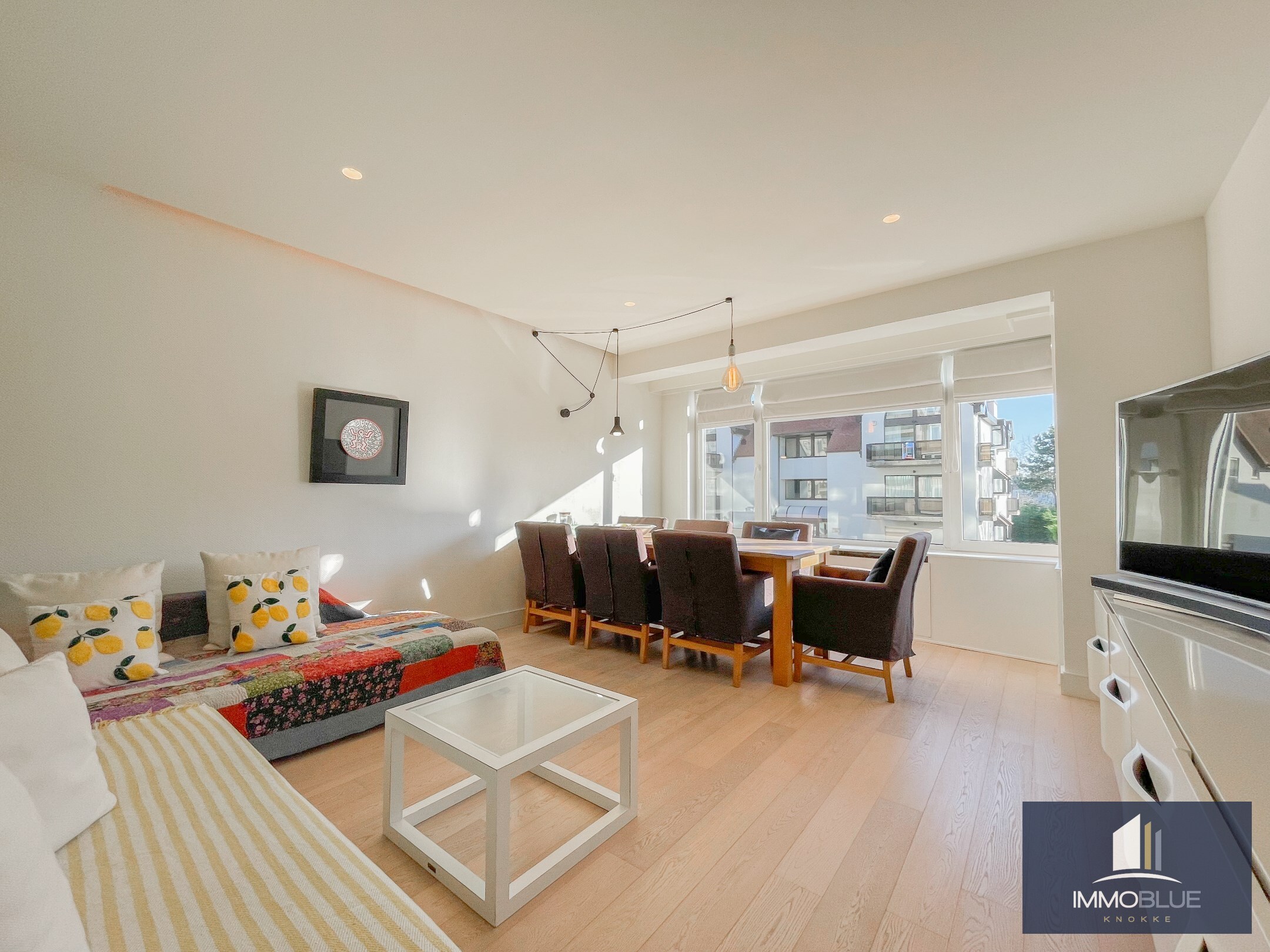 EXCLUSIEF TE KOOP : Uiterst aangenaam instapklaar appartement, hartje Zoute met open zicht. 