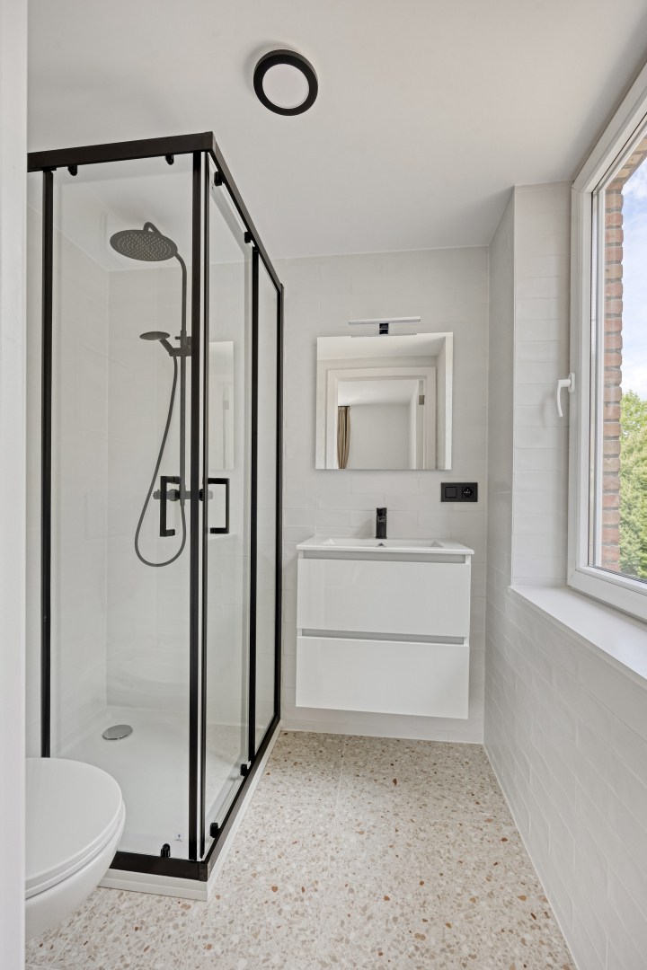 Volledig gerenoveerde studentenkamer in residentie met 29 studentenkamers met eigen sanitair en terras in hartje Leuven - EPC label A! 