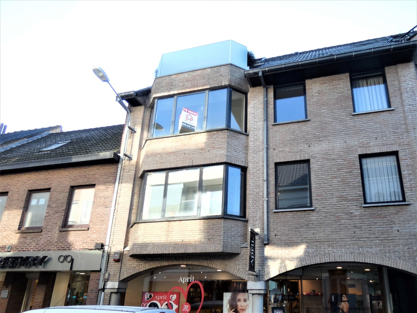 Ruim 2-slpk appartement (97 m²), met zonnig terras, Torhout 
