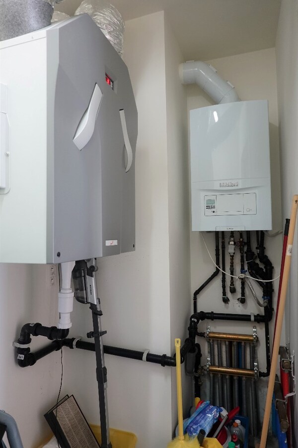 Gelijkvloers appartement (2016) met tuintje en parkeerplaats 