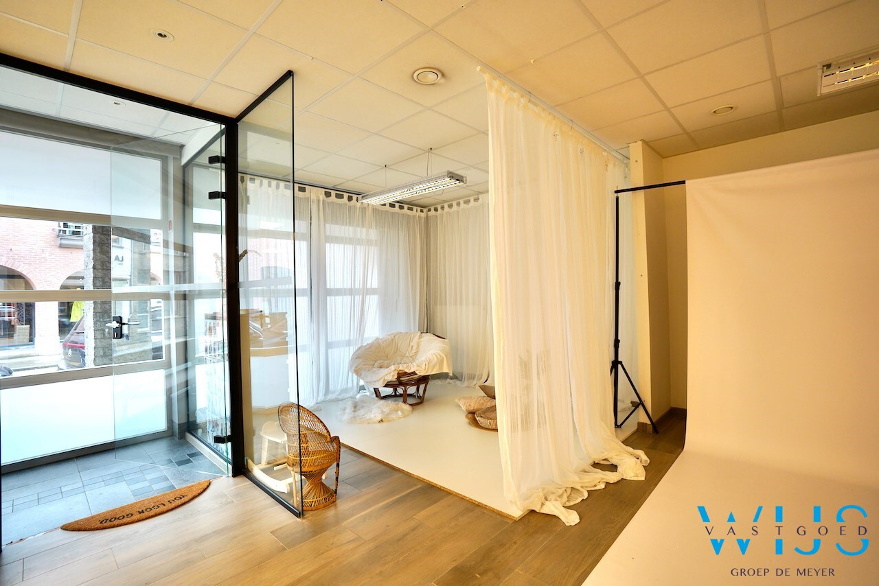 Multifunctioneel handelspand te centrum SLEIDINGE! 