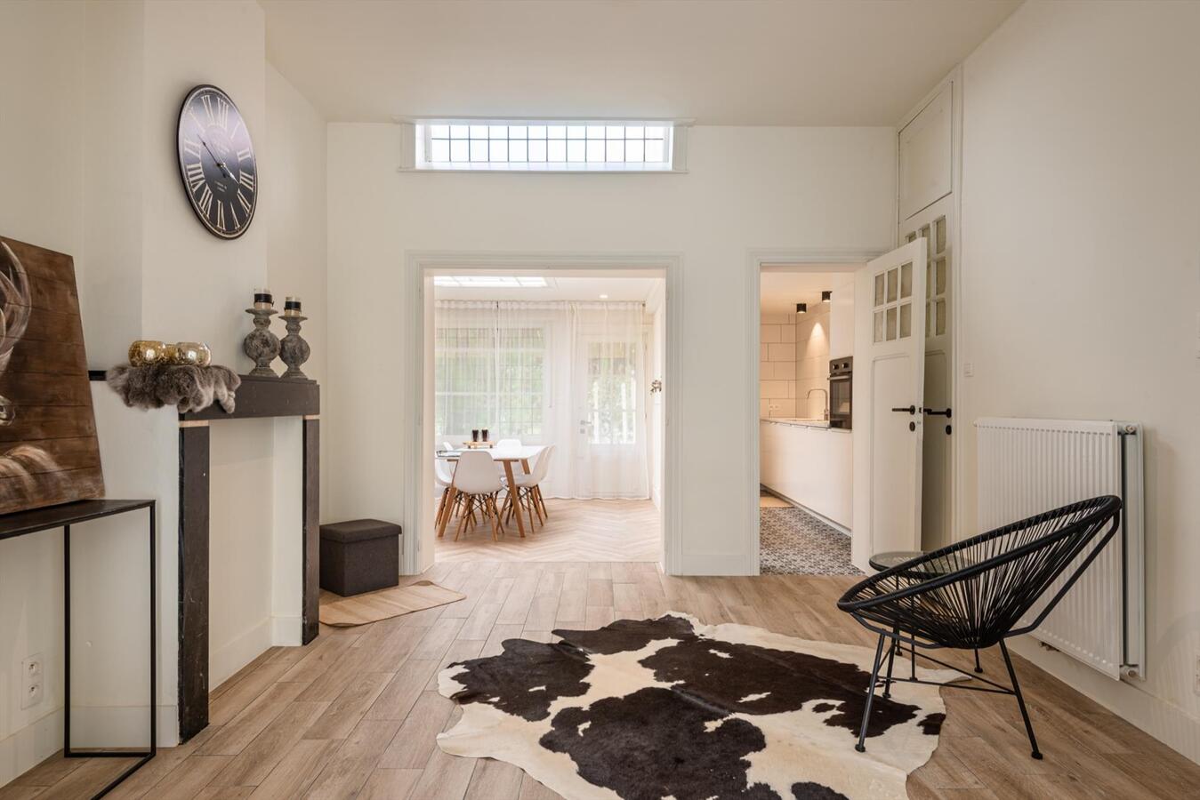 Lichtrijke woning met garage in het hartje van Ieper 