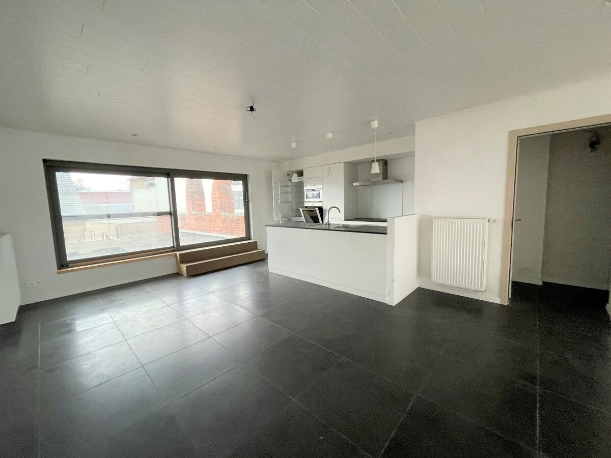 Ruime  woning met 4 slaapkamers en terras in centrum Tielt 