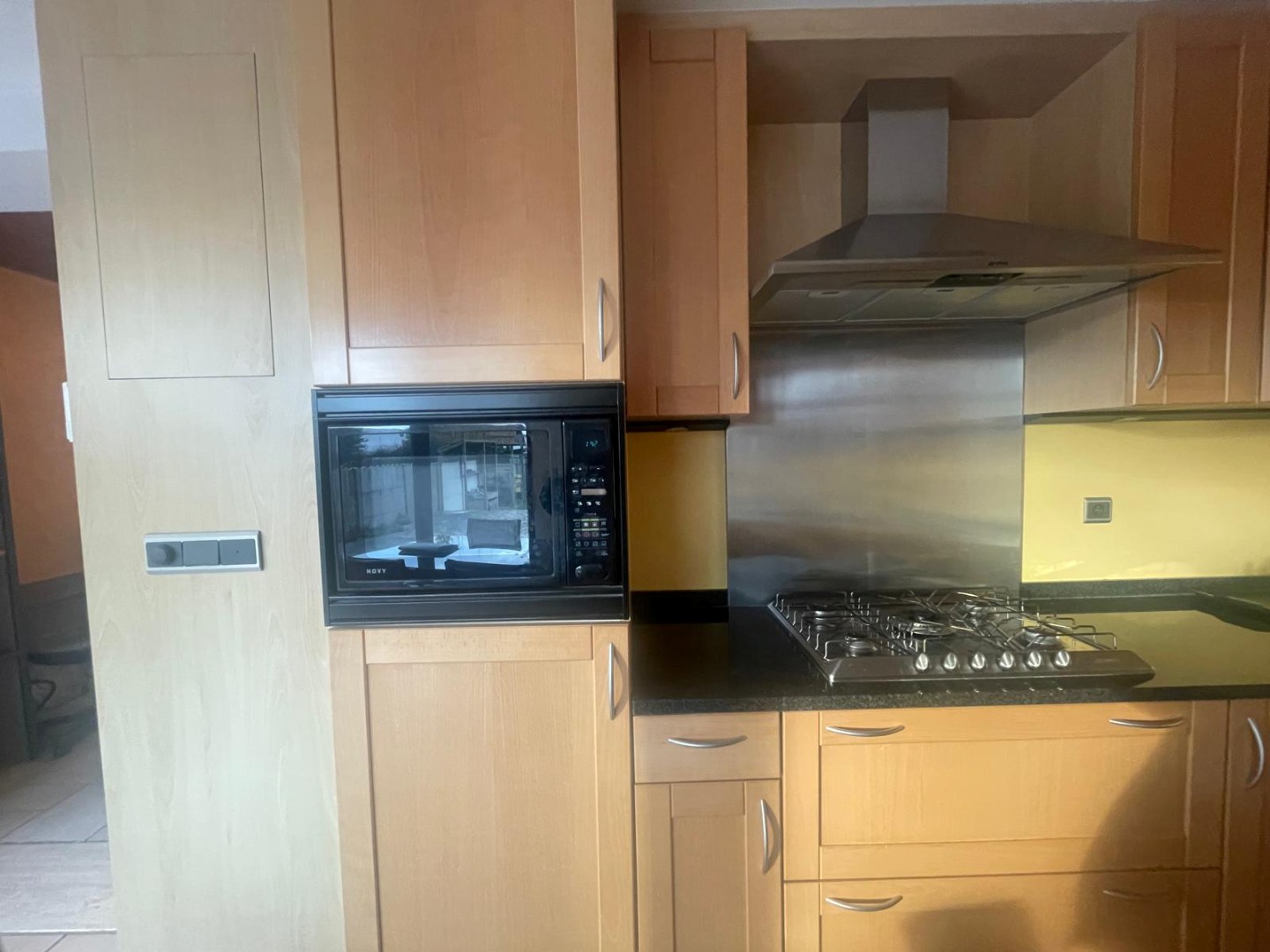 Gezellig woning met 3 slaapkamers en tuin met tuinberging gelegen te Geel! 