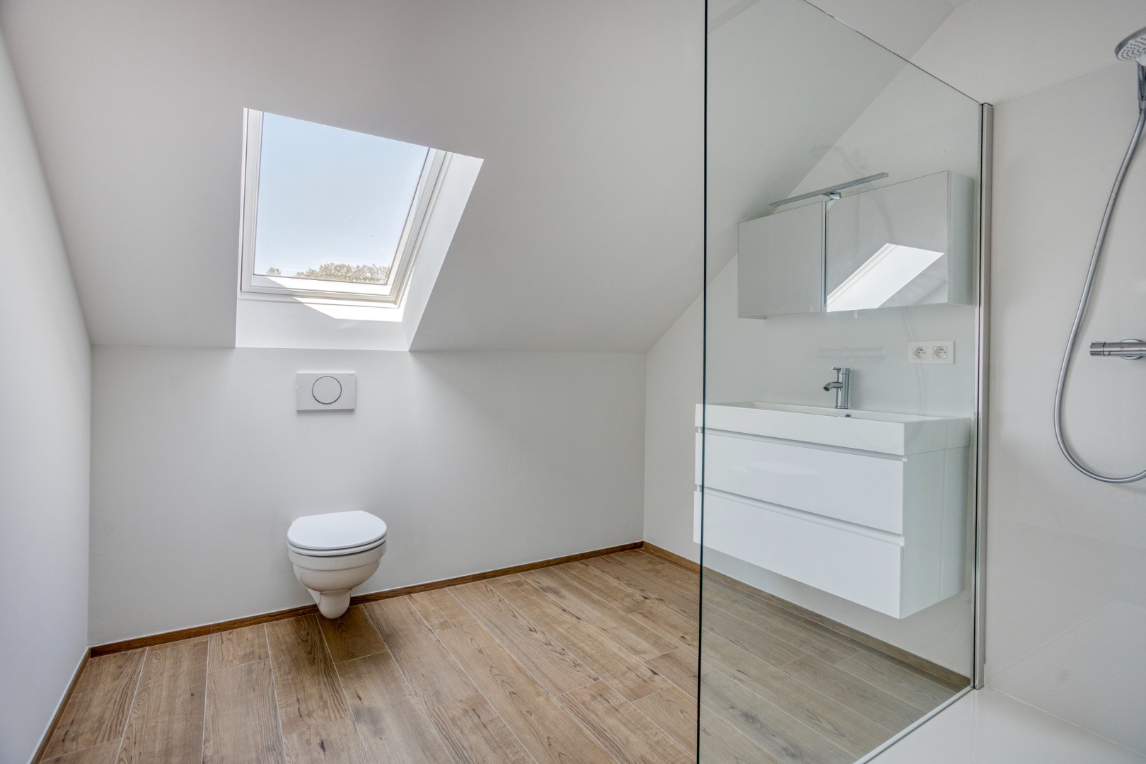 Gerenoveerd ruim en lichtrijk appartement met 2 slaapkamers - EPC  72Kwh/m² 
