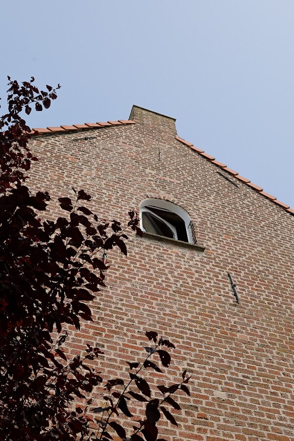 ARCHITECTURAAL PARELTJE MET POLYVALENTE RUIMTE 