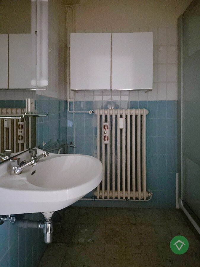 Gelijkvloers appartement met autostandplaats en garage te Roeselare 