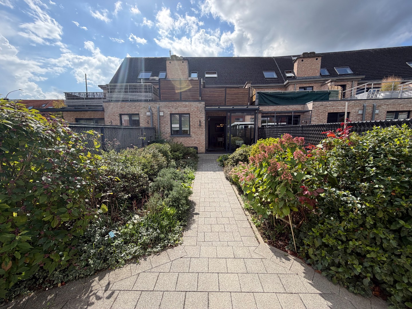Zeer net gelijkvloers appartement met twee slaapkamers nabij het centrum van Geel 
