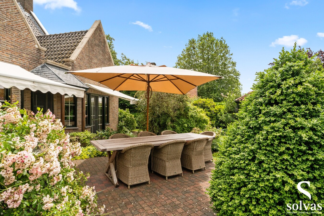 Instapklare, hoogwaardig afgewerkte woning op 1.214 m² met 4 slaapkamers en dubbele garage 