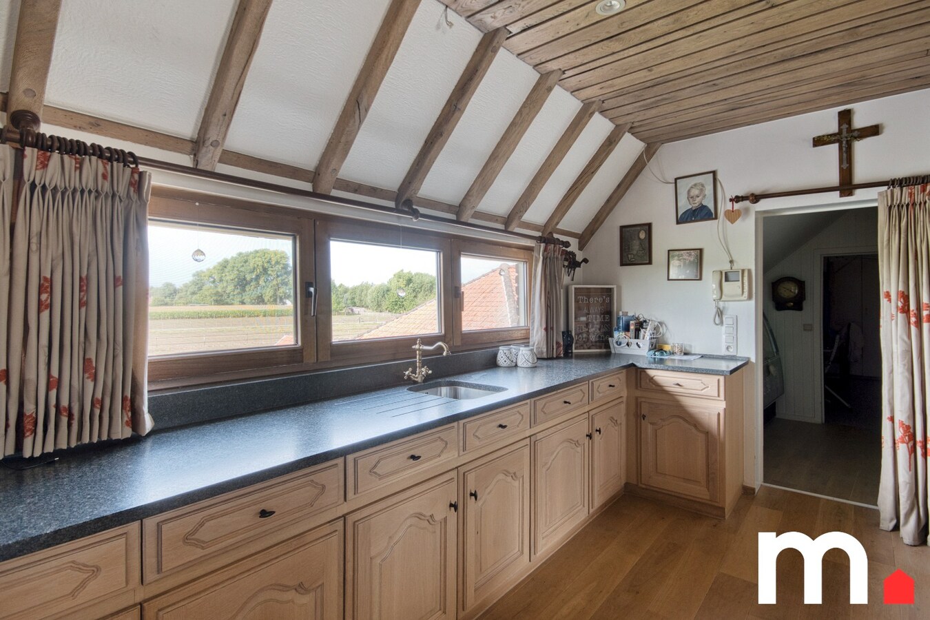 Authentiek commercieel pand met woonst in Gottem te koop ! 