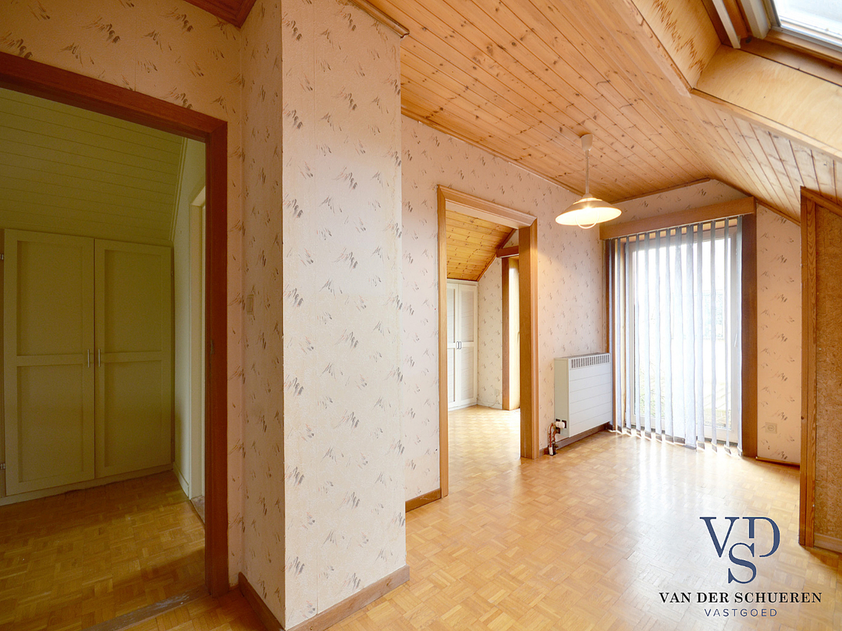 Tijdloze villa in residentiële wijk te Nazareth. 