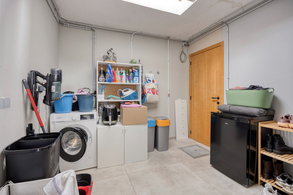 Halfopen bebouwing met 3 slaapkamers, tuin en garage 