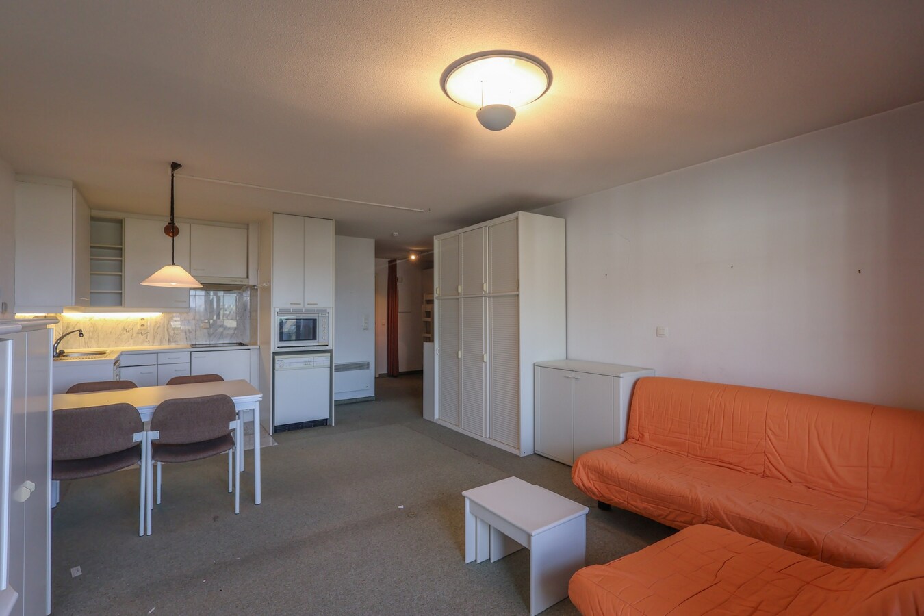 Studio ensoleillé avec vue sur les dunes à distance de marche de la mer à Oostduinkerke 