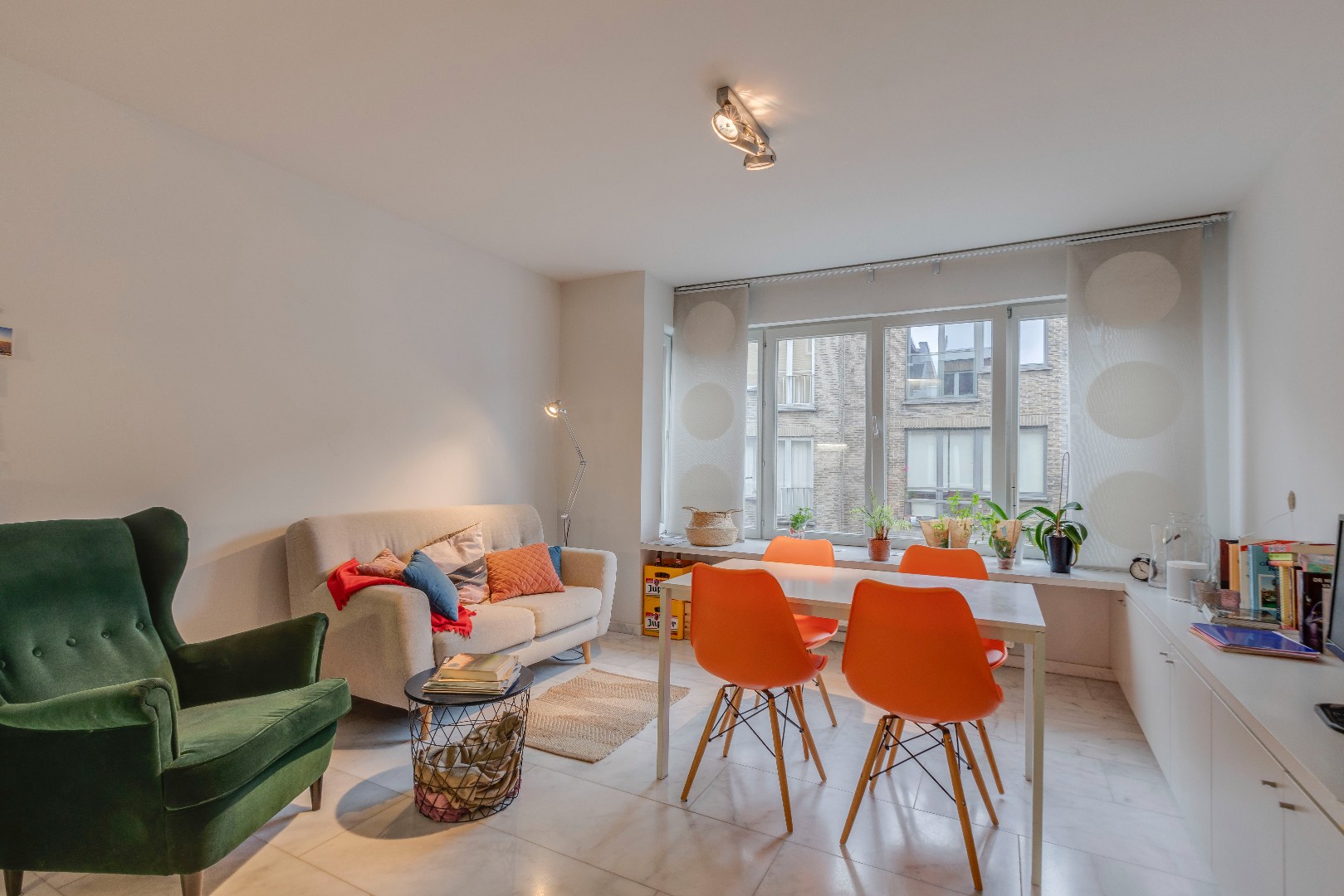Zeer ruim 1-slaapkamer appartement met bureauruimte te  centrum Gent 