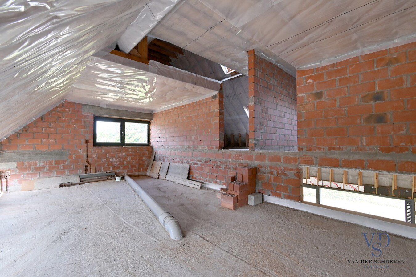 Eigentijdse woning (nog af te werken) te Vurste. 