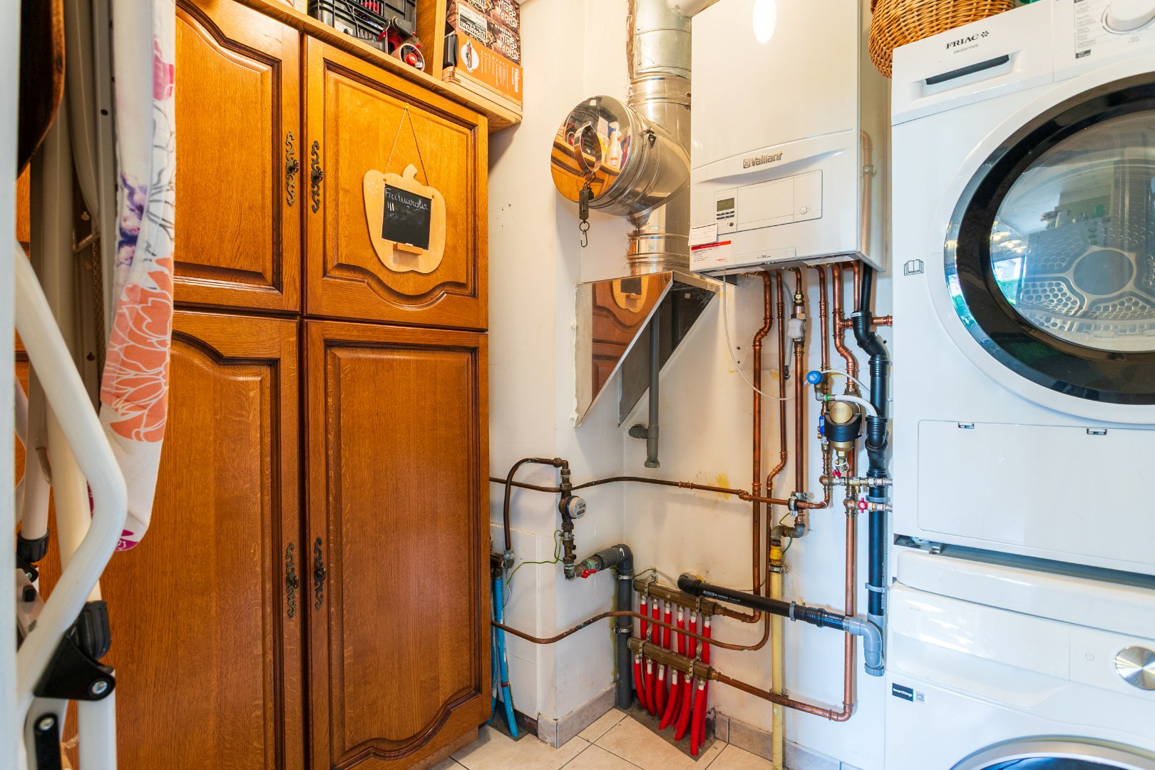 Instapklaar 2 slpk appartement met garage te Halle 