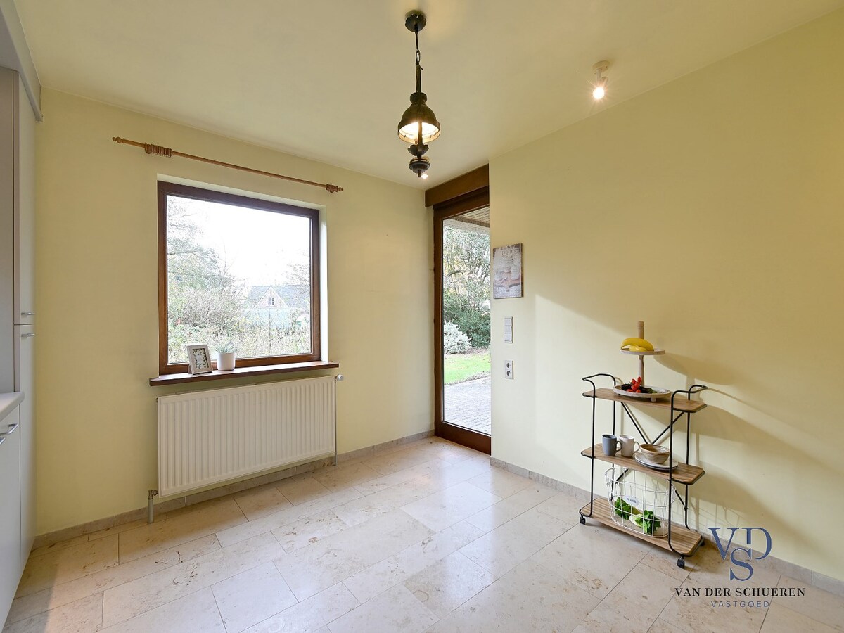 Knappe villa in 't groene Schelderode (EPC van 216 !). 