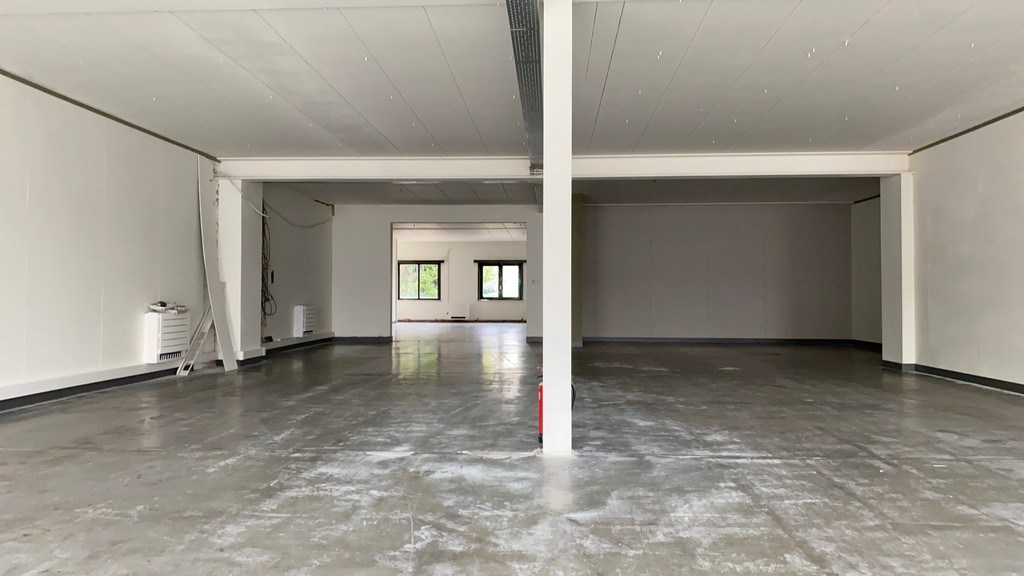 Showrooms te huur op zichtlocatie langs N9 in Lievegem