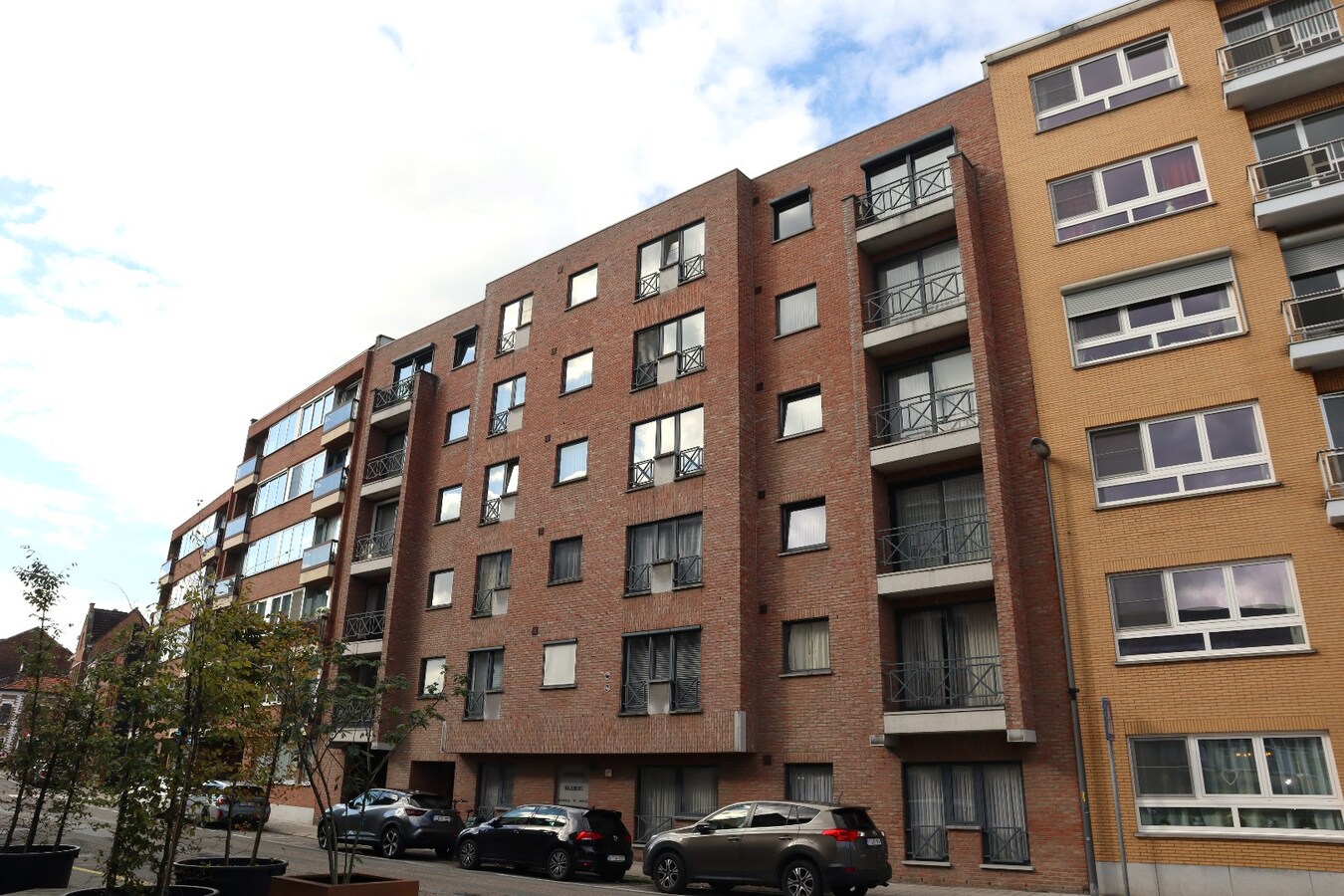 Mooi en goed onderhouden appartement met 2 slaapkamers (incl autostaanplaats) te Tienen 