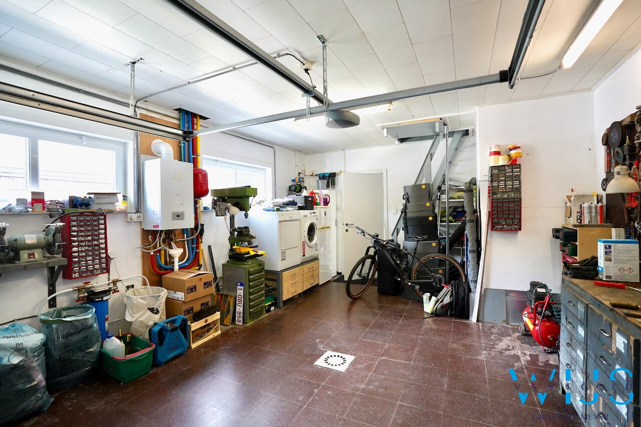 Bungalow met zwembad &amp; bijgebouw te Ertvelde ! 