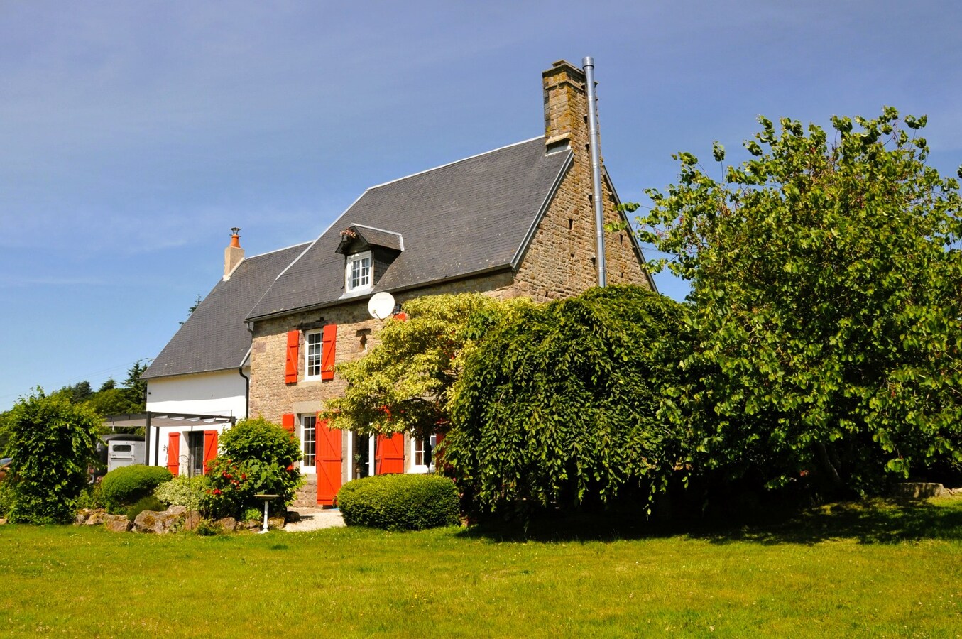 Prachtige, volledig gerenoveerde villa/paardenlandgoed op ca. 2,8 ha in Calvados, Normandië, Frankrijk 
