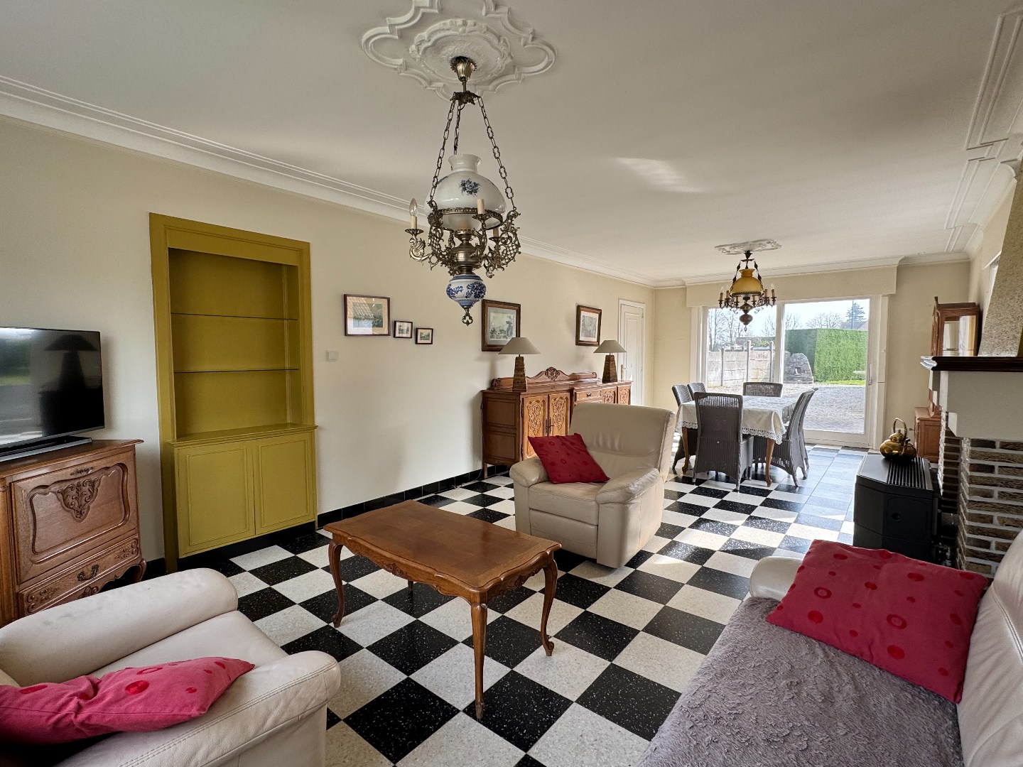 Verzorgde open bebouwing met tuin en garage in Zulte 