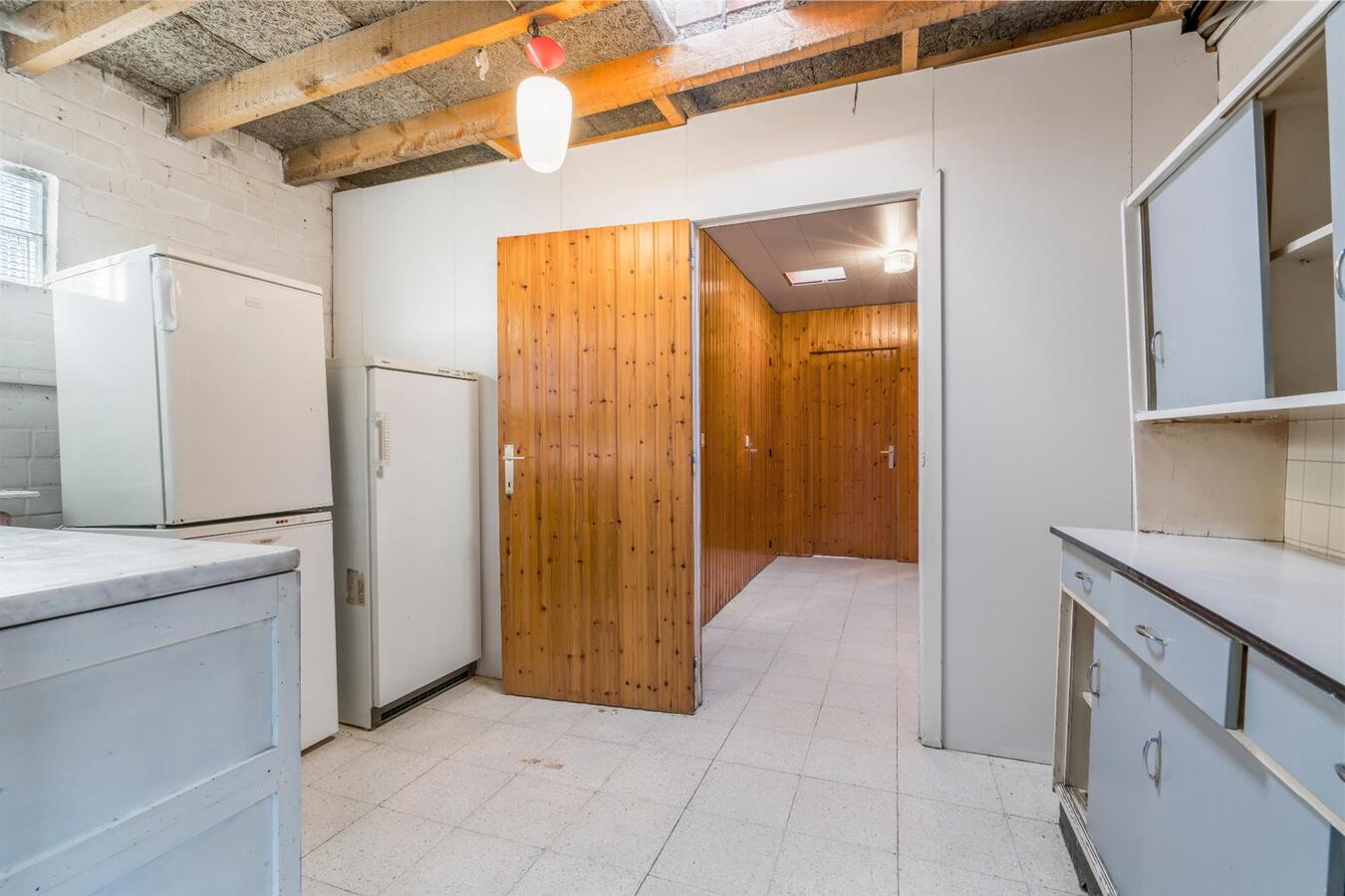 Residentieel gelegen karakterwoning op ruim perceel van 1886 m². 