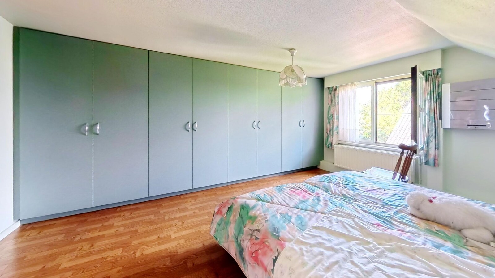 Bijzonder ruim én rustig wonen. 