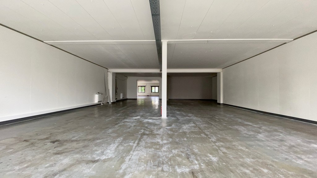 Showrooms te huur op zichtlocatie langs N9 in Lievegem