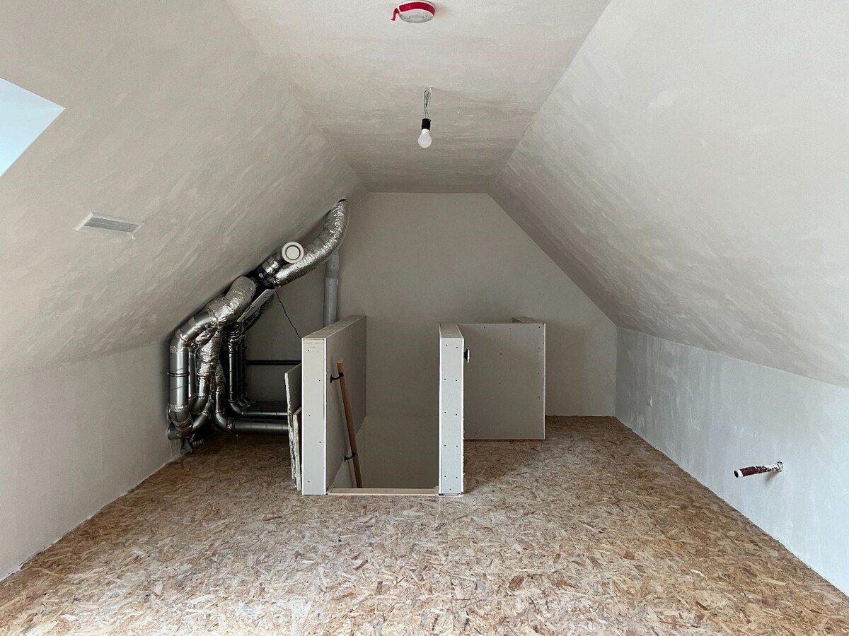 Instapklare nieuwbouwwoning met carport te Langemark 