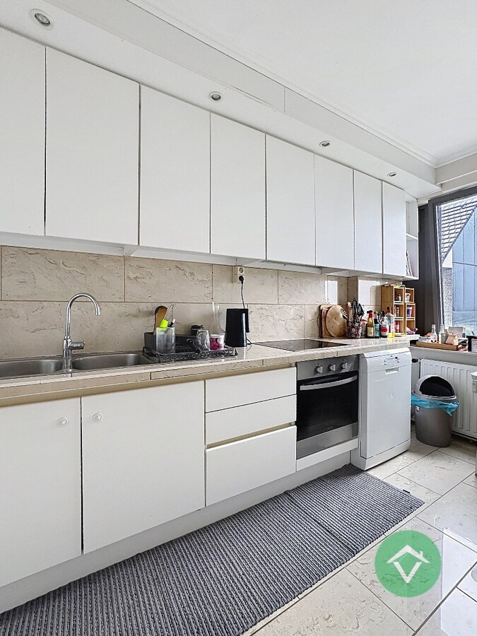 Appartement met 2 slaapkamers en terras te Gent 