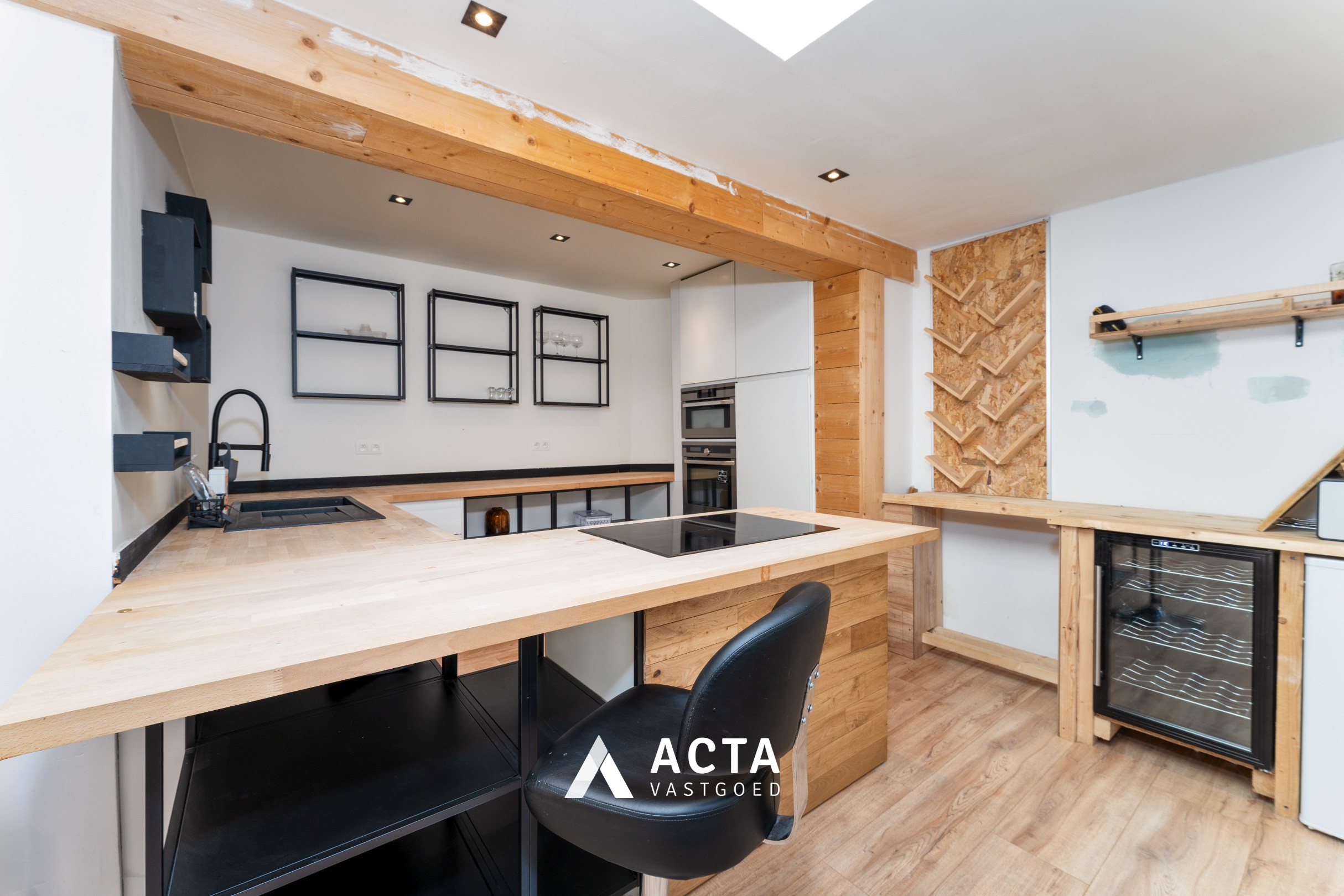 Instapklare woning met 2 slaapkamers te Stene 