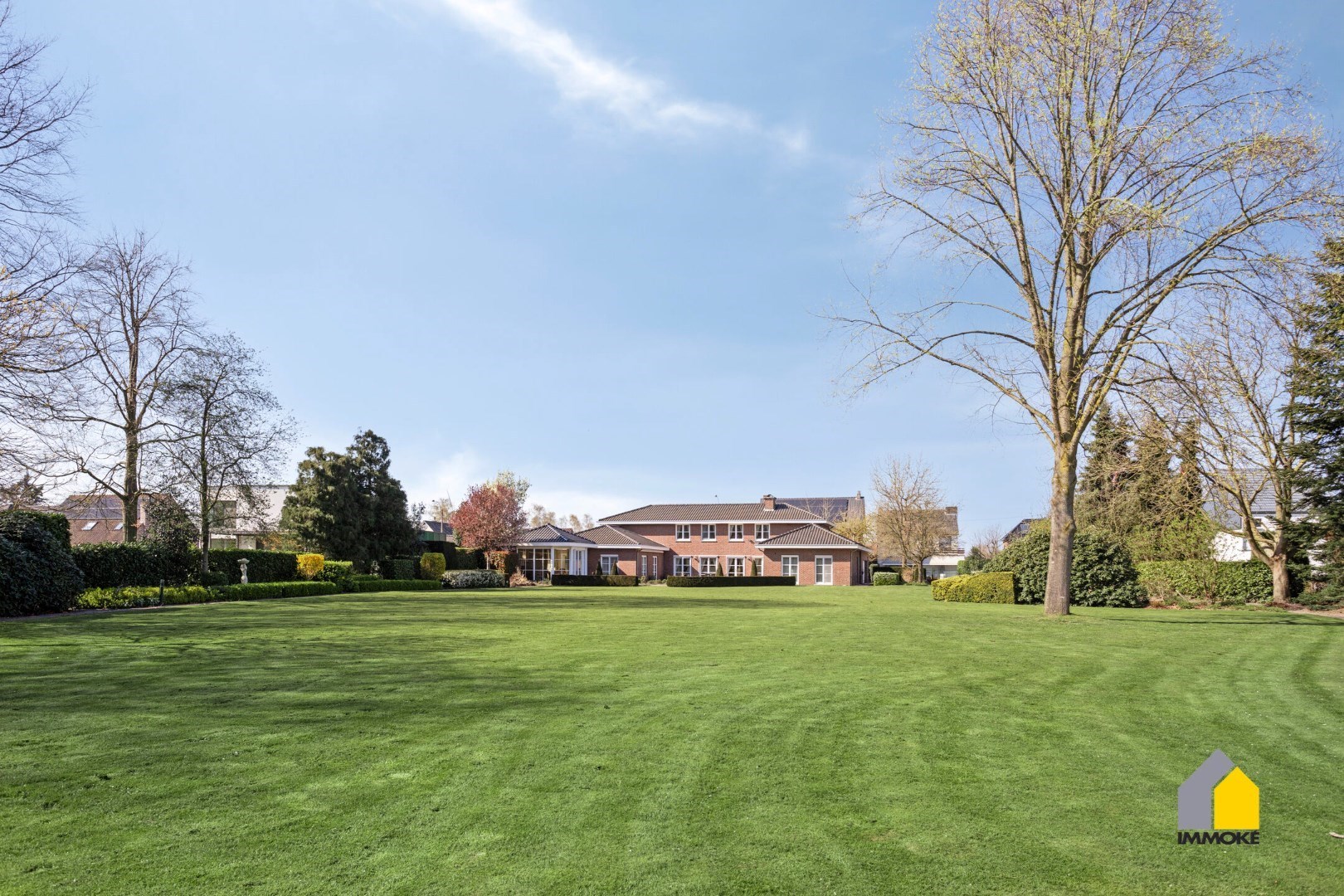 Tijdloze, stijlvolle villa met parktuin op toplocatie. 
